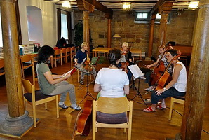 Germerode 2016, Kursarbeit im Saal - Copyright: Antje Plieg-Oemig