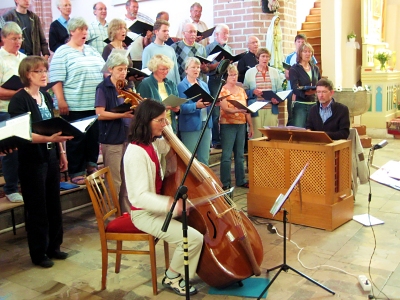 Probe mit Violone in Recz (Polen). Copyright: Antje Plieg-Oemig